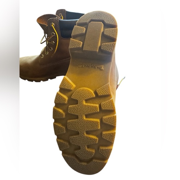 Timberland Classic Womens Waterproof 6in Boot with Ortholite sole. Like New - Picture 4 of 9